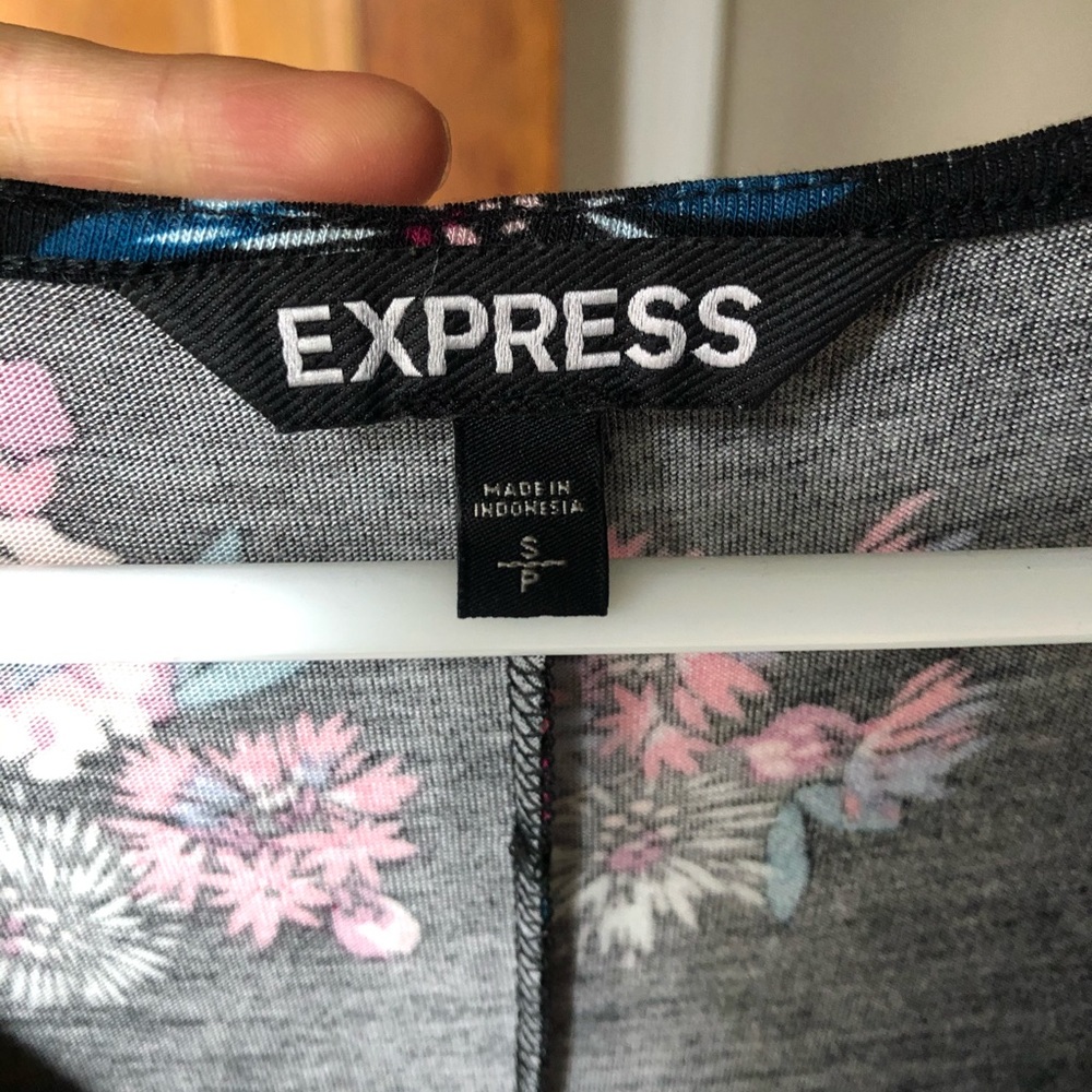 Express dress. - Picture 3 of 3